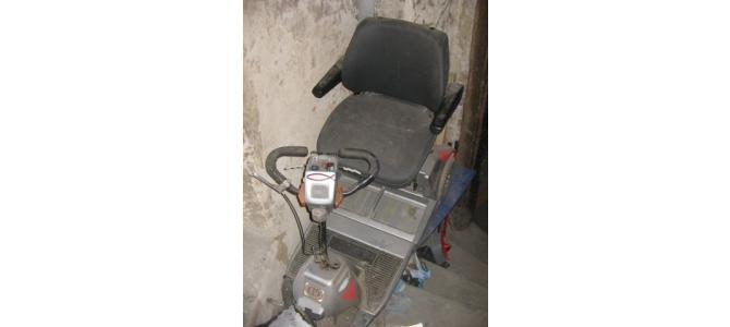 Vand carucior pt invalizi electric