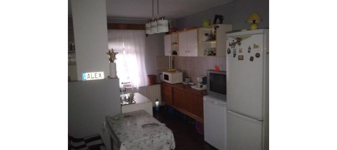 vand apartament 3 camere  tip pc decomandat,rogerius,decebal45000neg