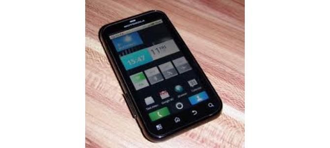 Vand sau schimb Motorola defy pret 320 lei