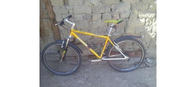 vand/schimb bicicleta GIANT pe telefon