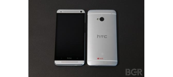 vand htc one 1250 lei neg